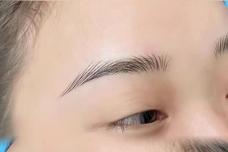 Phun Mày Gẩy Sợi: Xu Hướng Làm Đẹp Tự Nhiên Được Yêu Thích 8 Phun may gay soi Ms Hani 2 edited