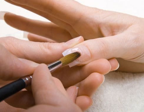 Tác Hại Của Nghề Nail: Những Rủi Ro Tiềm Ẩn Cần Biết 10 Tac hai cua nghe nail Ms Hani 1