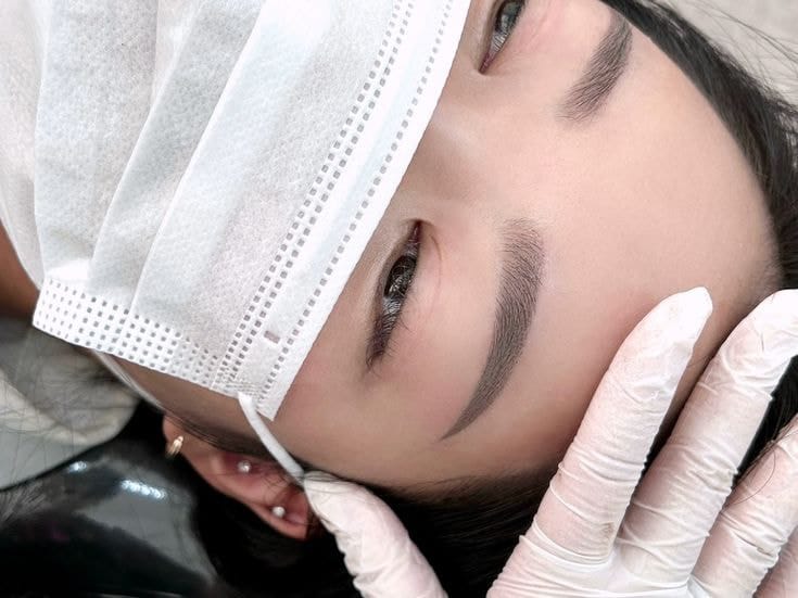 Chân Mày Phun Rồi Có Điêu Khắc Được Không? Lưu Ý Trước Khi Làm 12 Chan may phun roi co dieu khac duoc khong Ms Hani 4