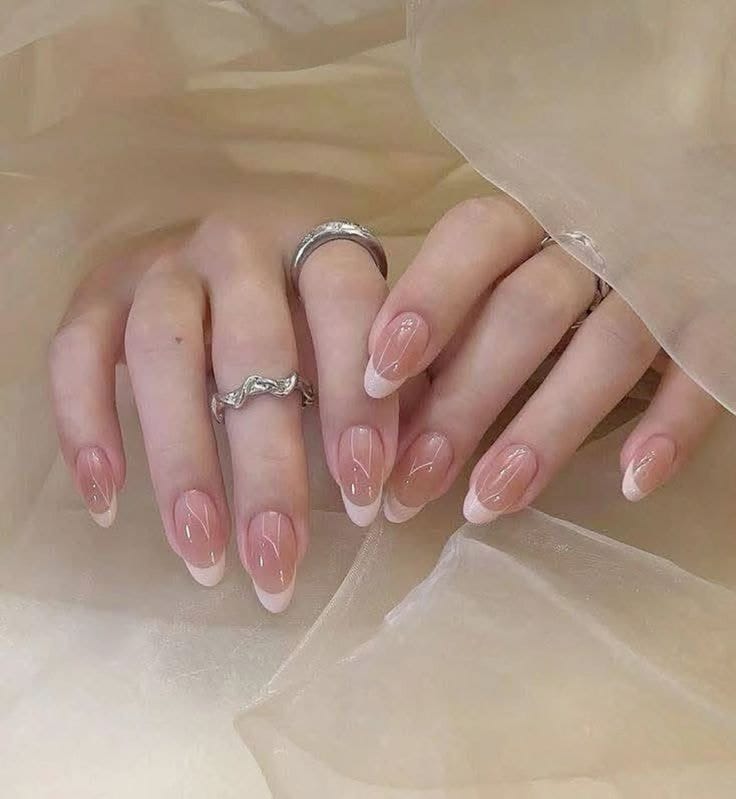 Thuận Tay Trái Có Học Nail Được Không? Chia Sẻ Kinh Nghiệm Thực Tế 9 Thuan tay trai co hoc nail duoc khong Ms Hani 3