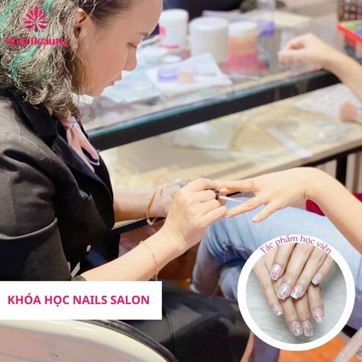 Thuận Tay Trái Có Học Nail Được Không? Chia Sẻ Kinh Nghiệm Thực Tế 10 Thuan tay trai co hoc nail duoc khong Ms Hani 4