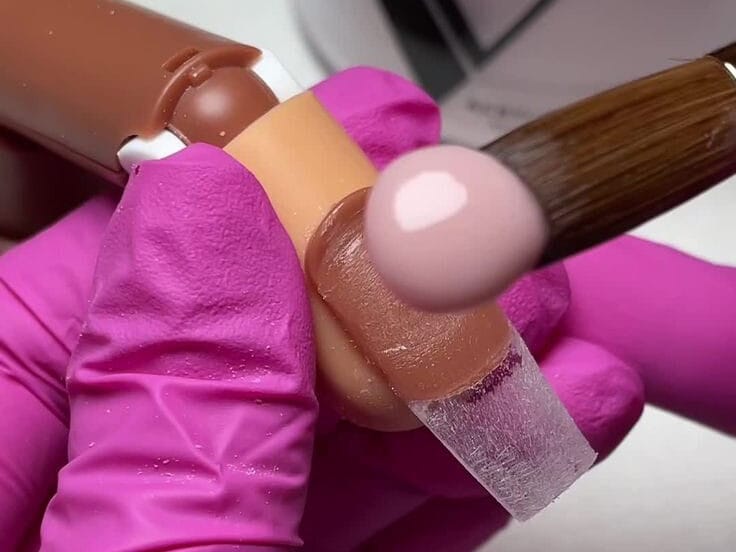Cách Vệ Sinh Cọ Nail Đơn Giản – Nhanh Gọn Trong 5 Phút 16 cach ve sinh co nail don gian Ms Hani 6 edited