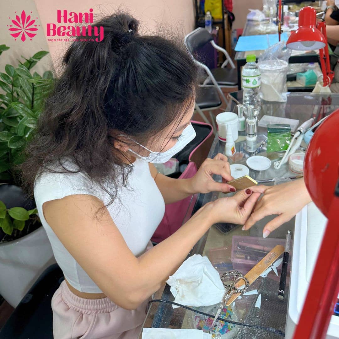 Khóa học nail uy tín chuyên nghiệp 2025 – Giá ưu đãi, hỗ trợ mở tiệm
