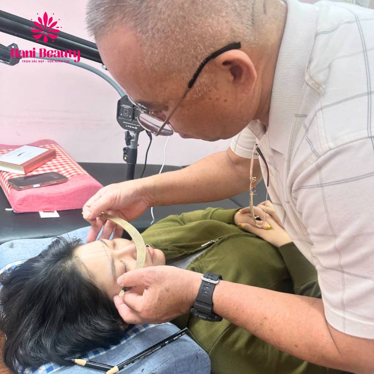 Học brow lamination là gì – Giáo trình chuẩn 2025, dễ hiểu dễ làm
