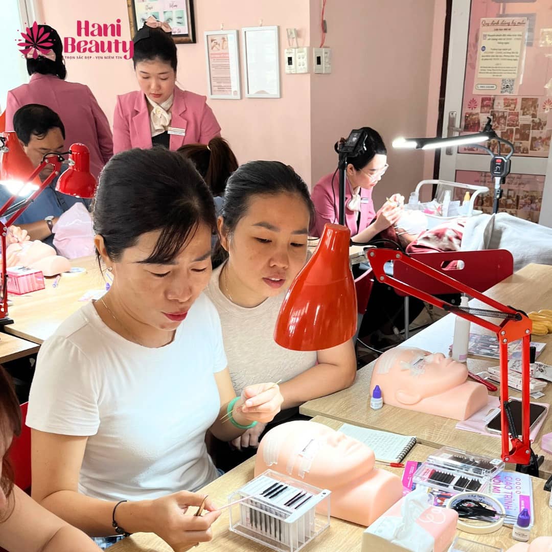 Khám Phá Học Nối Mi Giá Bao Nhiêu 2025 – Chương Trình Chuyên Nghiệp, Học Phí Hợp Lý