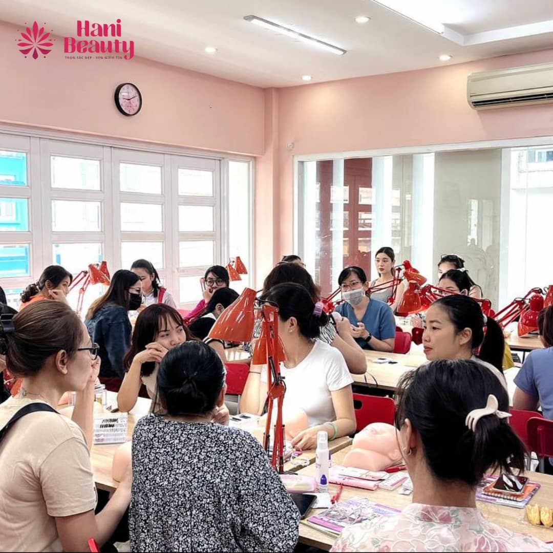 Khám Phá Học Nối Mi Giá Bao Nhiêu 2025 – Chương Trình Chuyên Nghiệp, Học Phí Hợp Lý