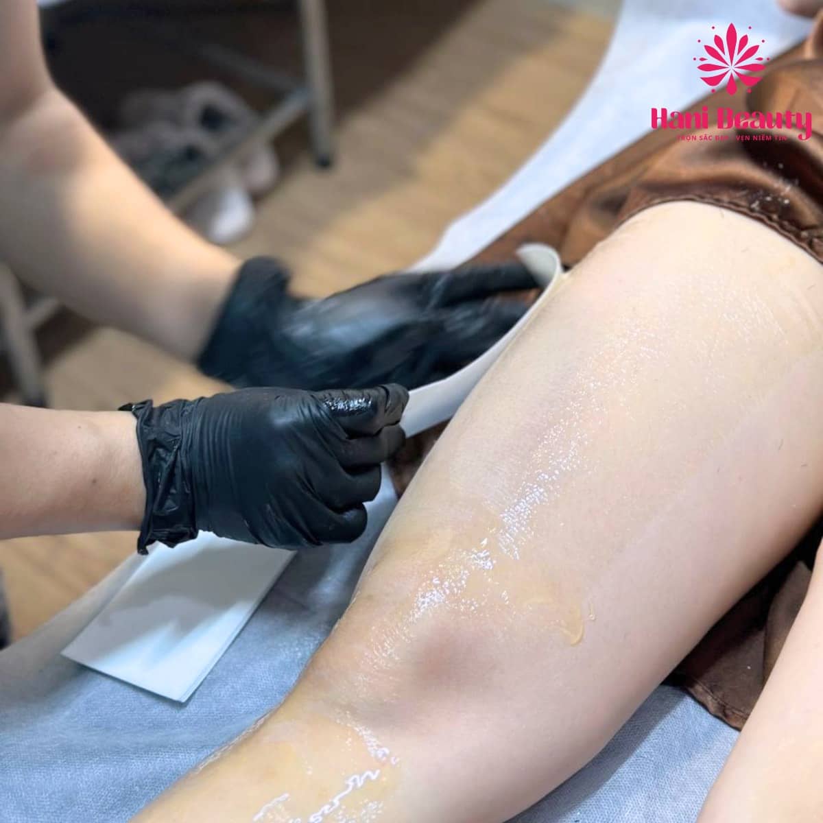 Học Waxing Cần Chuẩn Bị Gì? 5 Điều Quan Trọng & Học Phí Ưu Đãi 2025