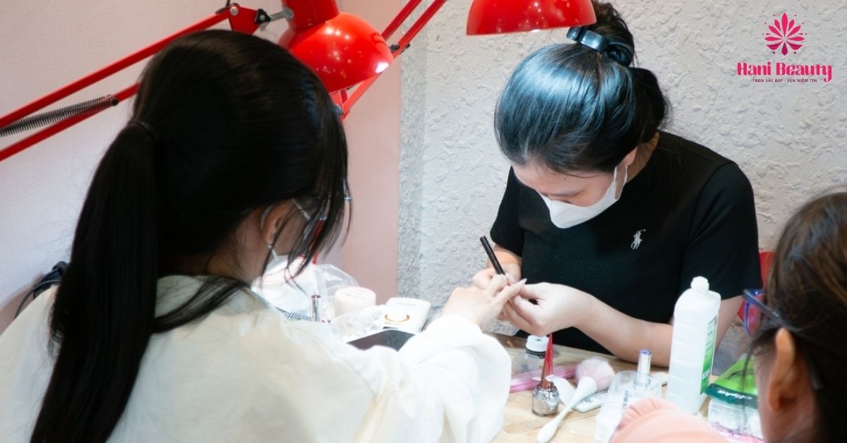 Học Nail Chuyên Nghiệp Khai Giảng Thứ 3 – 6 Hàng Tuần, Đến Ngay! 14 Học Nail chuyên nghiệp tại Hani Academy là sự lựa chọn đáng cân nhắc