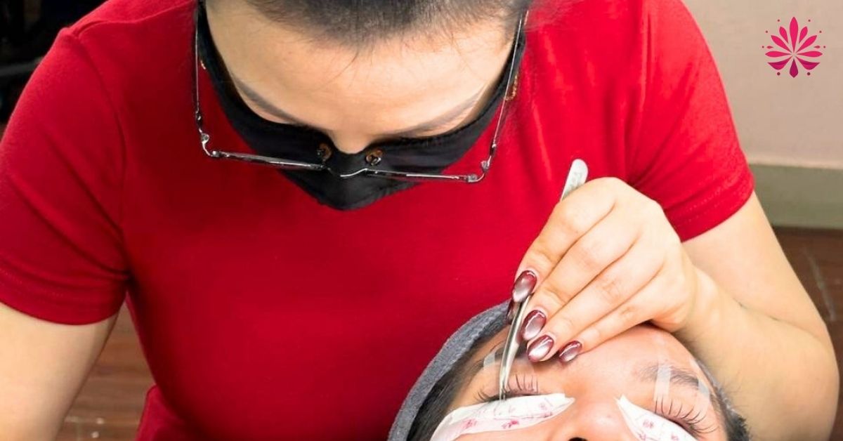 Khóa Học Nối Mi Uy Tín Kèm Cặp Thực Tế, Thực Hành Đến 90% 13 Học viên có thể tham quan trung tâm trước khi ghi danh chính thức