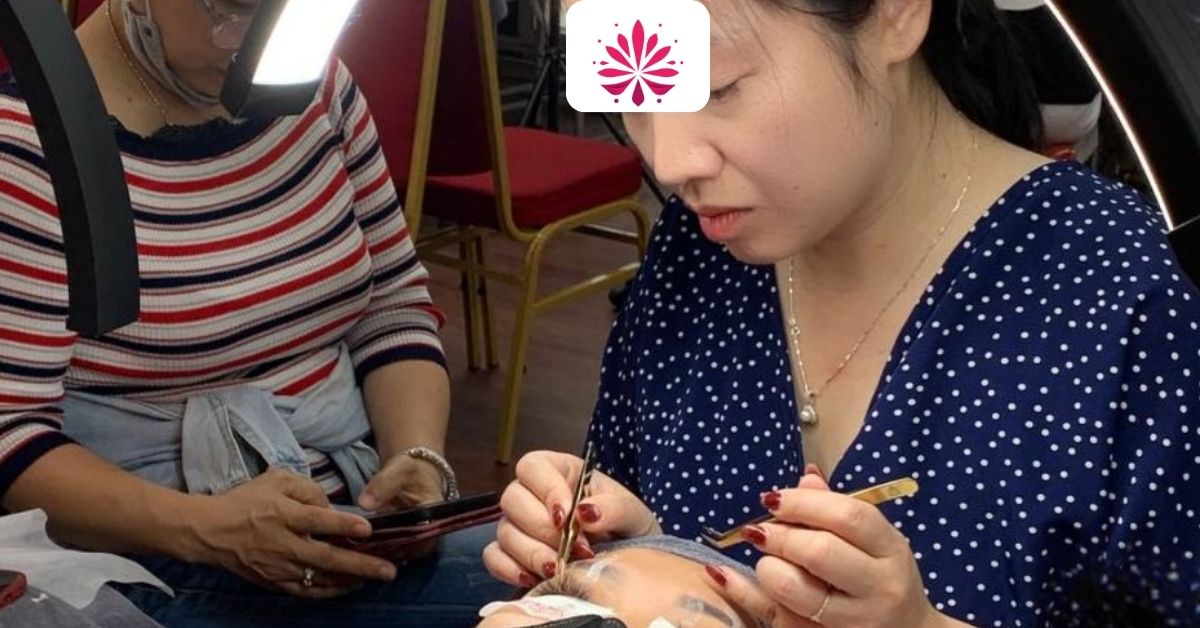 Khóa Học Nối Mi Uy Tín Khóa 2 Tháng Chỉ Với 7 Triệu Đồng 13 Khóa học nối mi uy tín khóa 2 tháng tại trung tâm được thiết kế khoa học, dễ hiểu