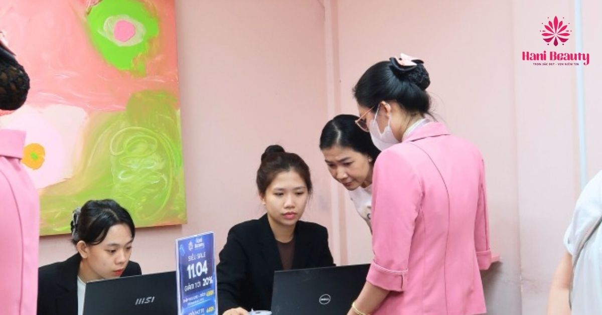 Khóa Học Phun Xăm Chuyên Nghiệp Cho Người Mới Ra Nghề Từ 10 Ngày 14 Trung tâm luôn cập nhật các kỹ thuật mới nhất trong ngành phun xăm