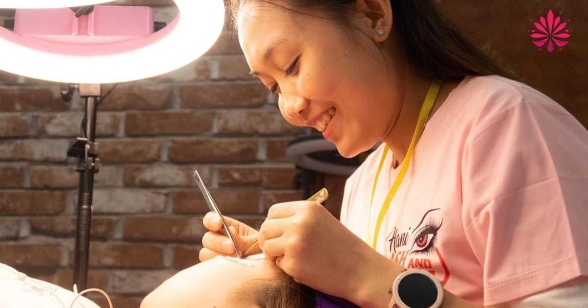 Mentor kèm sát 1:1, sửa lỗi kỹ năng thẩm mỹ giúp bạn vững vàng tay nghề