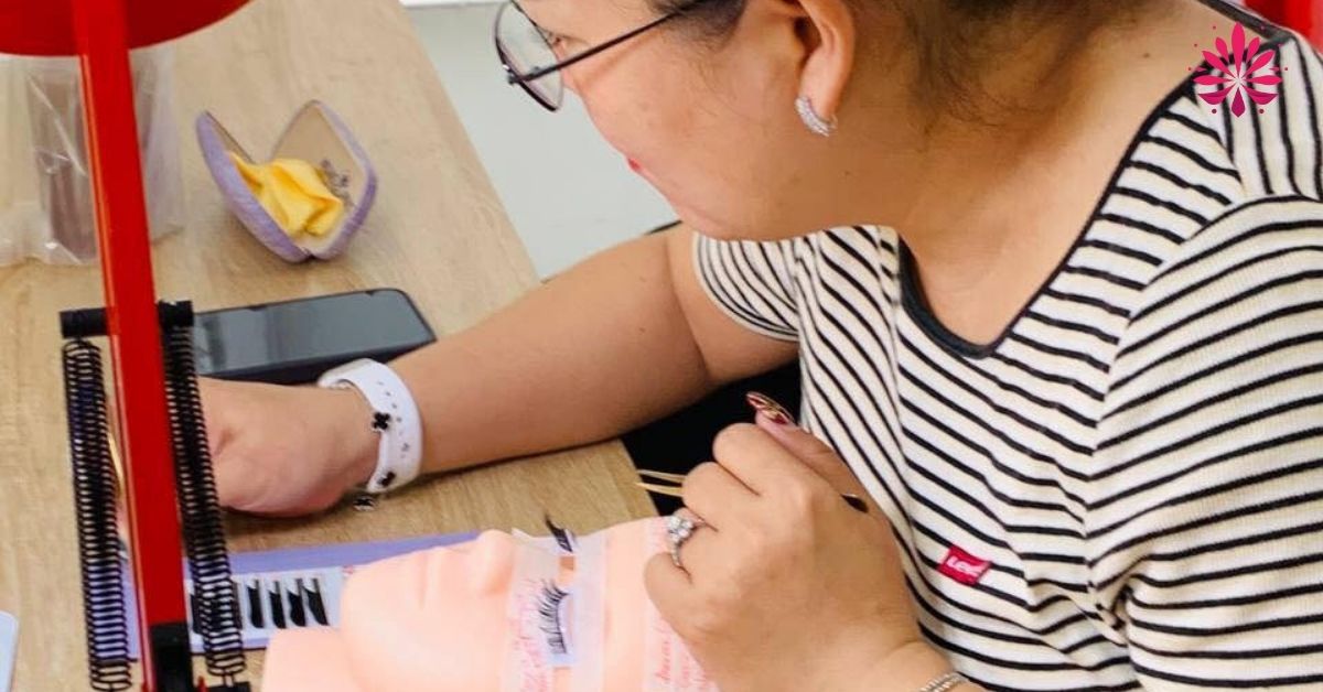 Học nối mi cấp tốc online qua Zoom bảo hành tay nghề trọn đời, hỗ trợ không giới hạn