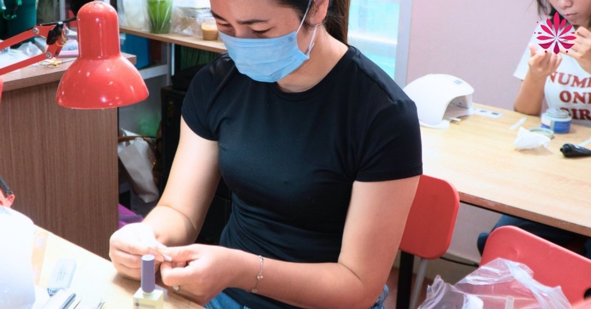 Dạy Nail Chuyên Nghiệp Tặng 5% Học Bổng, Đăng Ký Ngay! 10 Lớp dạy Nail chuyên nghiệp đang có ưu đãi học bổng 5%