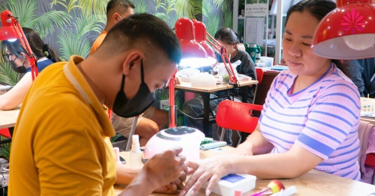 Dạy Nail Chuyên Nghiệp Tặng 5% Học Bổng, Đăng Ký Ngay! 13 Dạy Nail chuyên nghiệp có giá 7 triệu đồng