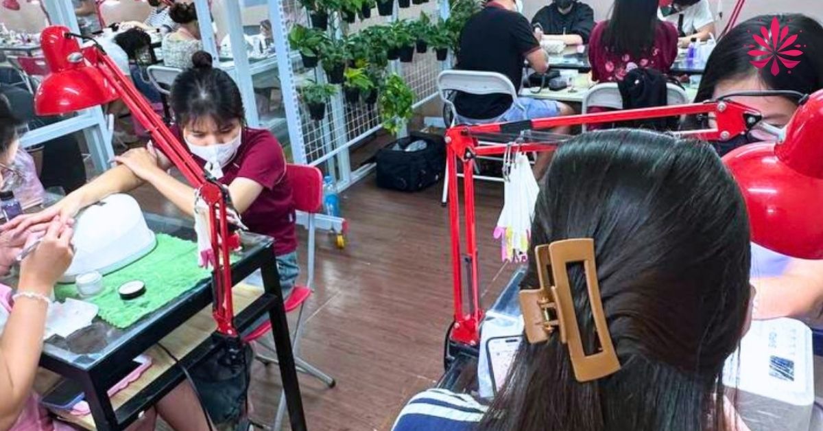 Dạy Nail Chuyên Nghiệp Tặng 5% Học Bổng, Đăng Ký Ngay! 15 Lớp Nail trọn gói tại trung tâm có giá 13 triệu đồng