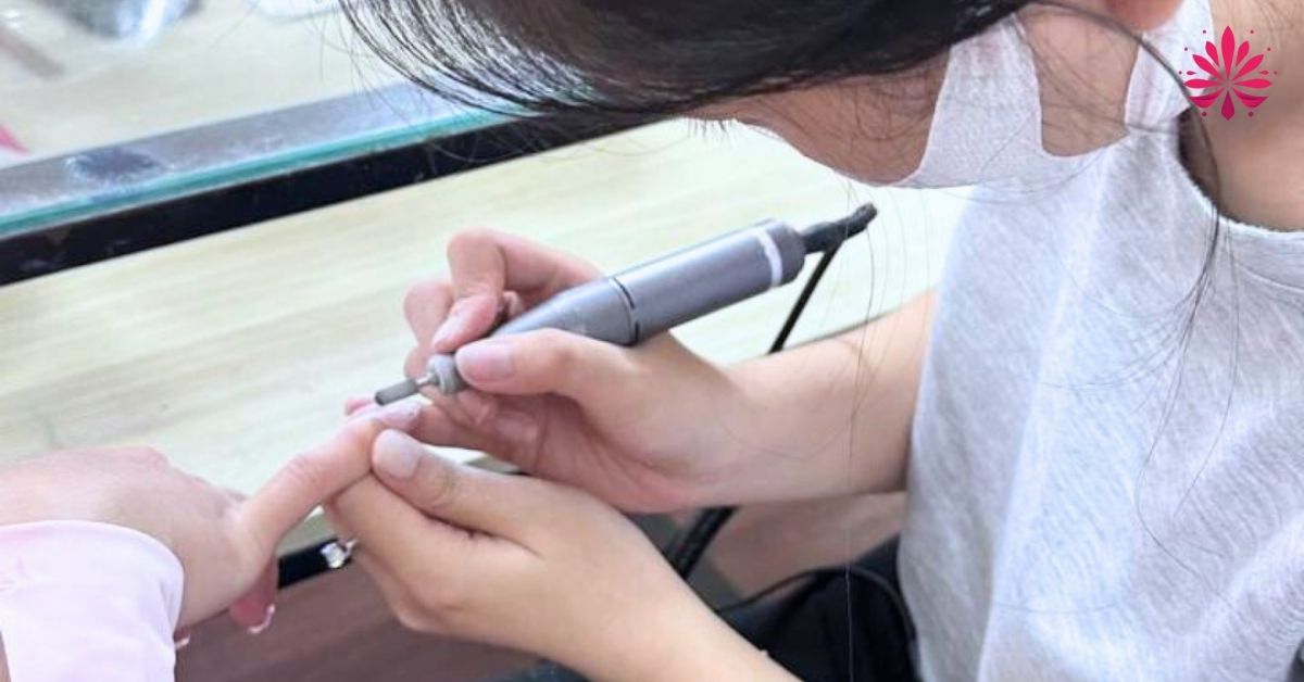 Học nghề Nail anh chị em được thực hành lên đến 90% tạo ra nhiều mẫu móng đẹp