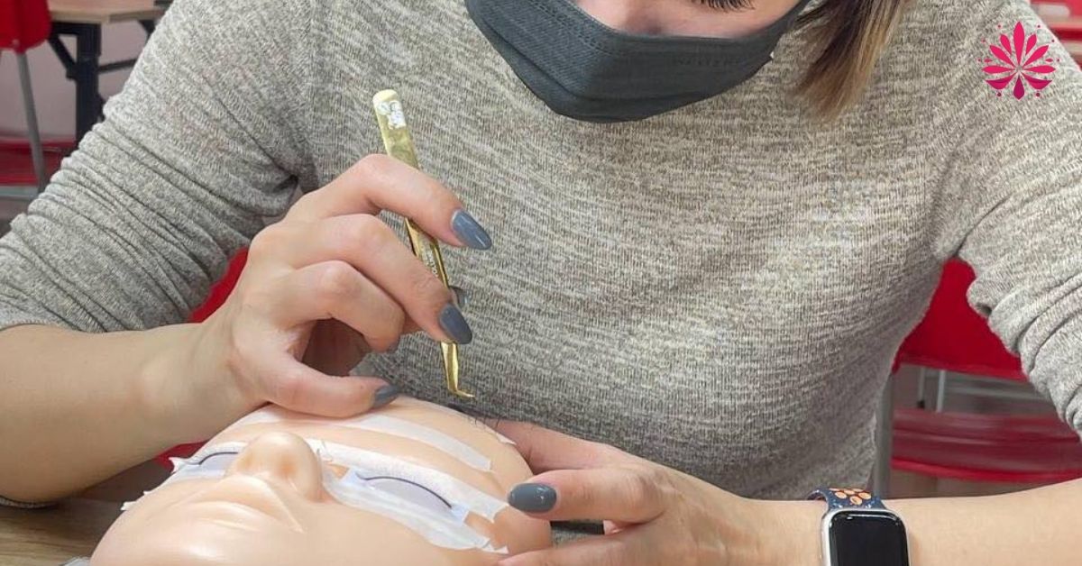 Học Nối Mi Cấp Tốc Ca Sáng Chỉ Với 5 Ngày Vẫn Có Thể Ra Nghề 13 Học nghề Mi có thể làm việc linh hoạt