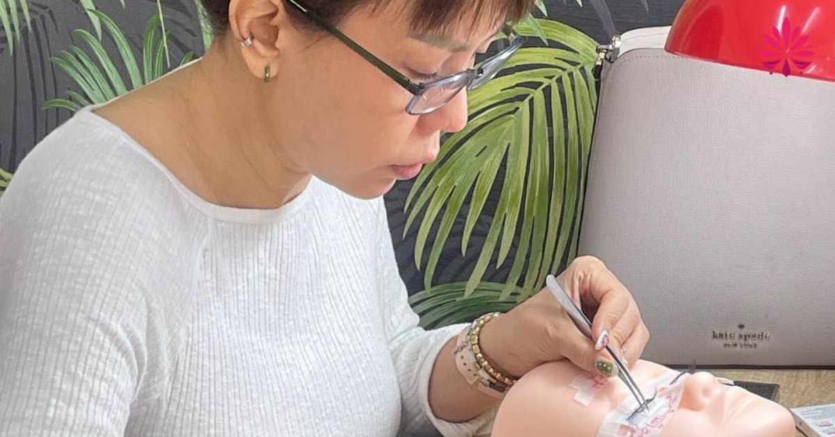 Học Nối Mi Cấp Tốc Ca Sáng Chỉ Với 5 Ngày Vẫn Có Thể Ra Nghề 15 Trung tâm triển khai khóa học nối mi cấp tốc ca sáng bao ra nghề vững vàng