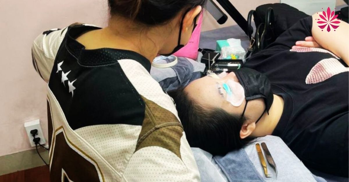 Học Nối Mi Cấp Tốc Nâng Cao Quốc Tế Khai Giảng Lớp Mới 20/11 15 Môi trường học tại trung tâm đảm bảo công bằng, thân thiện