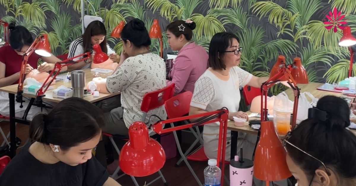 Hani Academy giảm ngay 10% học phí khi anh chị em đăng ký cho lớp tháng 11