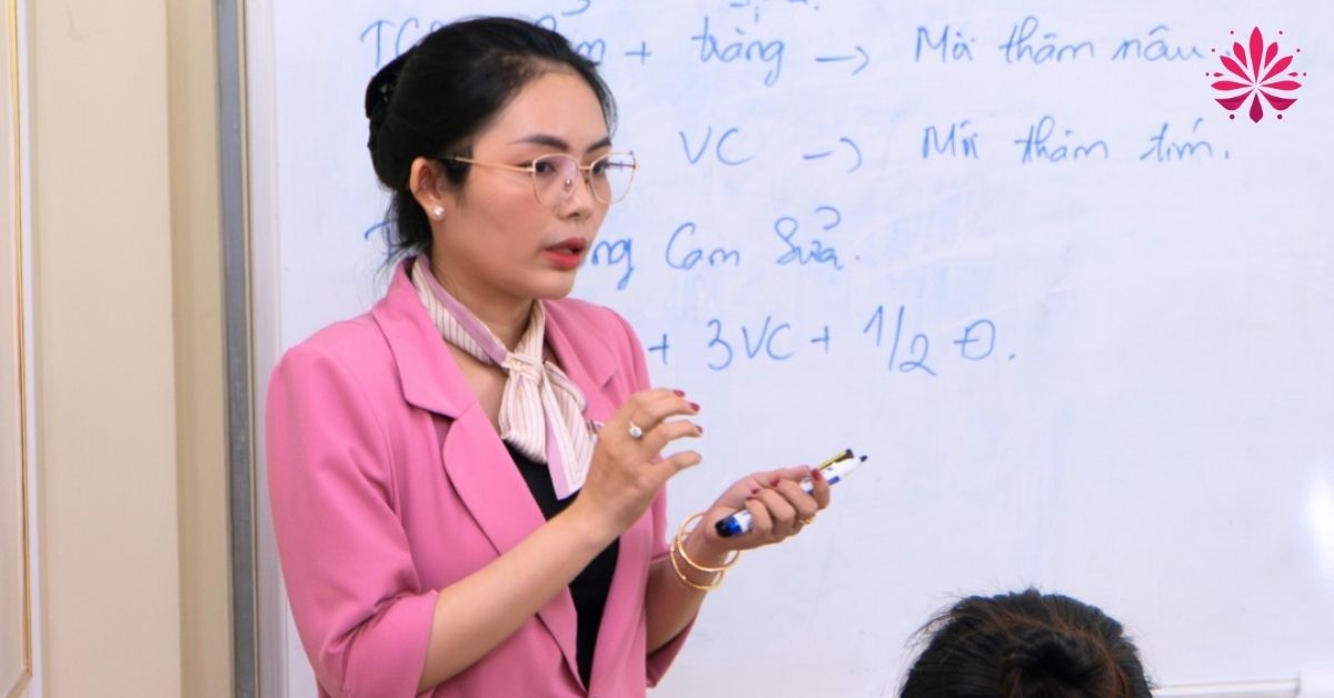 Học Phun Môi Cấp Tốc Ra Nghề 1 Tháng Khai Giảng Ngày 19/11 10 Học phun môi cấp tốc ra nghề 1 tháng khai giảng vào thứ Tư tới đây