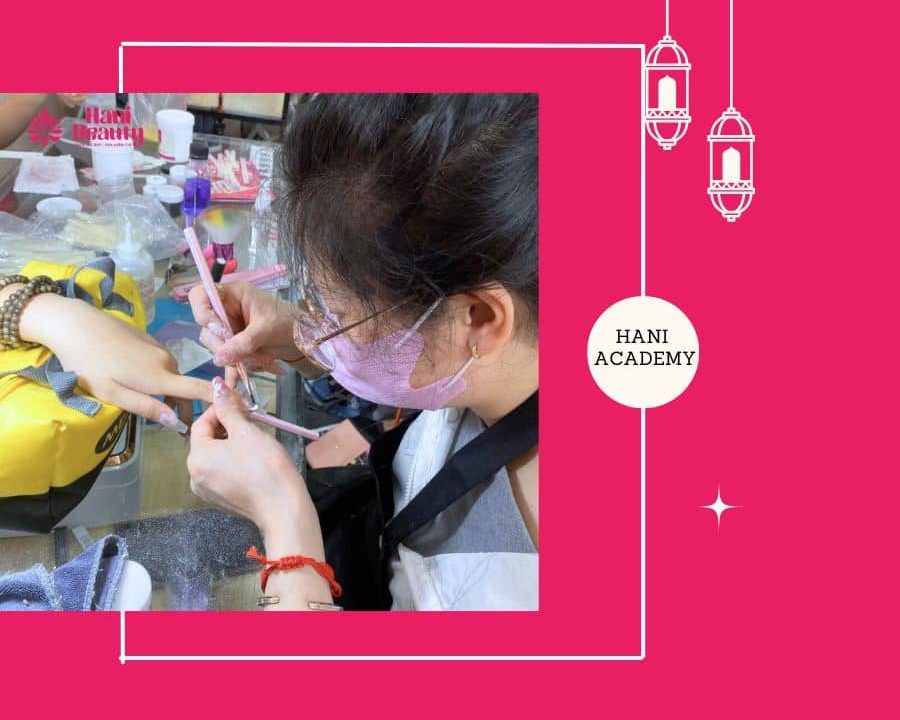 Dạy nail chuyên nghiệp 2025