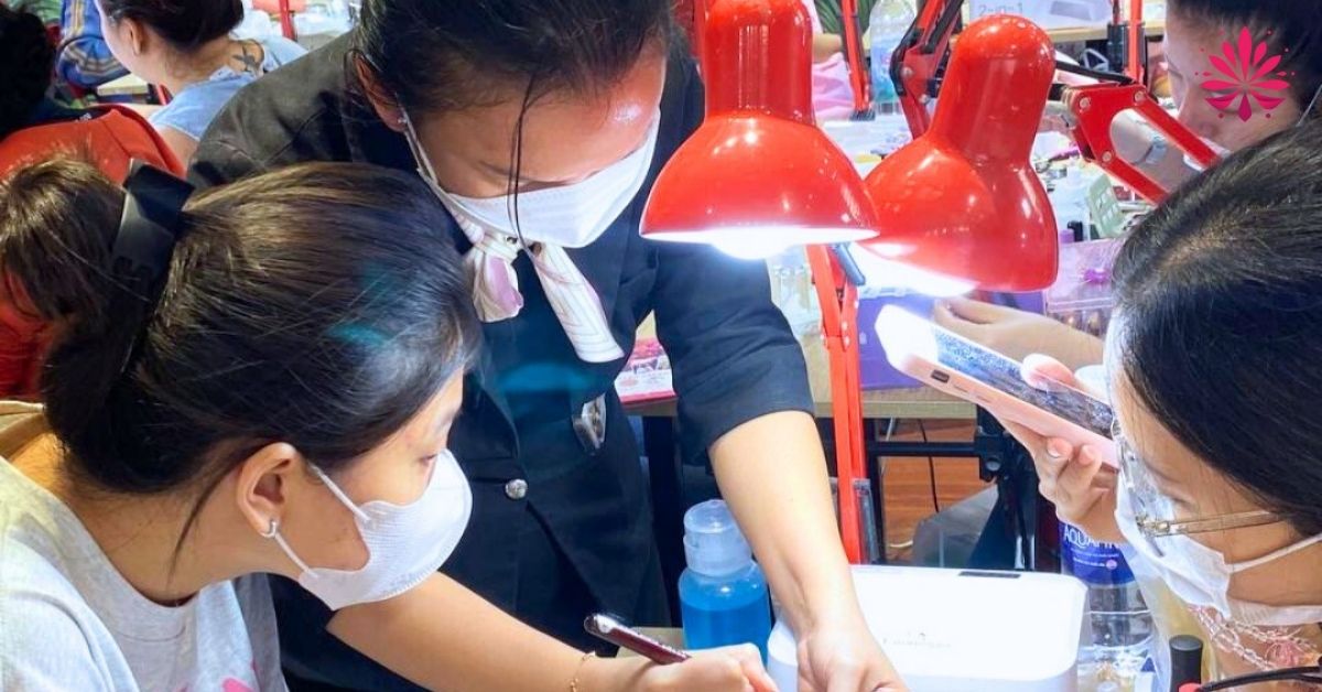 Học Nail Căn Bản Cấp Tốc Ra Nghề - Lịch Khai Giảng Tháng 12/2025 11 Học Nail cấp tốc chỉ từ 4, 5 hoặc 7 ngày đã có thể ra nghề