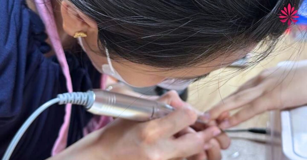 Khóa học nail chuyên nghiệp